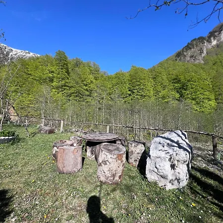 Κάμπινγκ Guide Pojana *